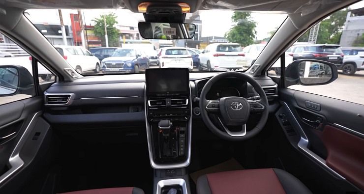 2025 toyota innova hycross exclusive edition interior