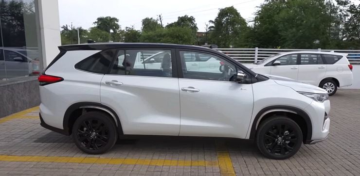 2025 toyota innova hycross exclusive edition side