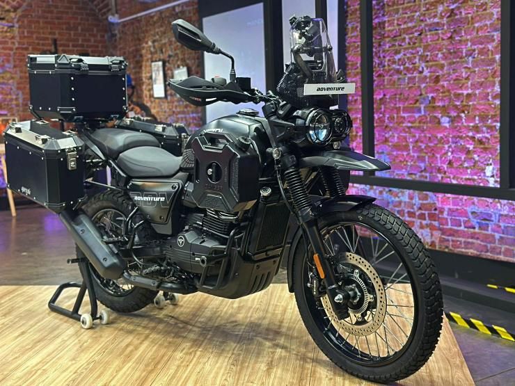 2025 yezdi adventure front
