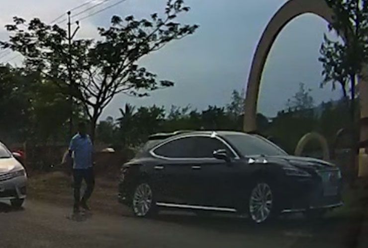 lexus accident 