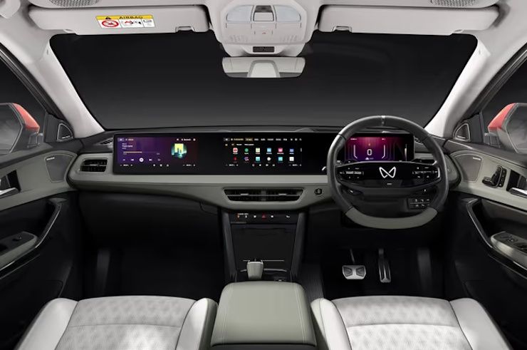 mahindra xev 9e triple screen infotainment unit
