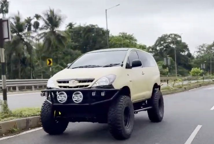 modified toyota innova monster truck
