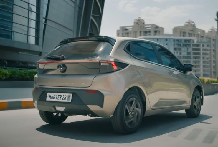 tata altroz facelift rear