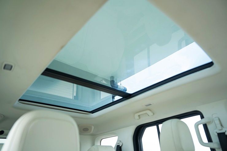 thar roxx sunroof 
