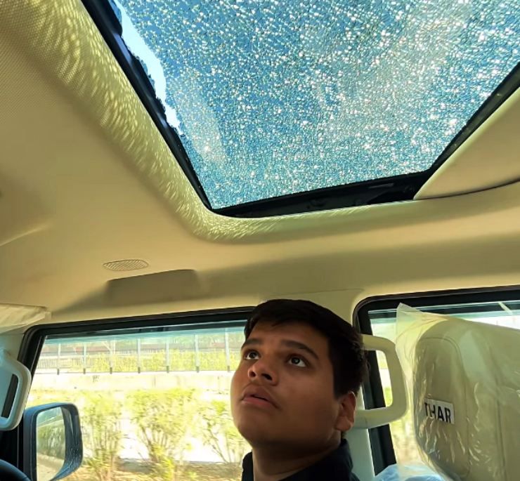 thar roxx sunroof shattered while racing 