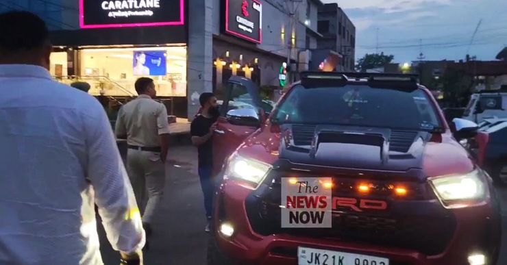 toyota-hilux-modified-seized-jammu