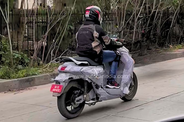yamaha river indie-based electric scooter rear