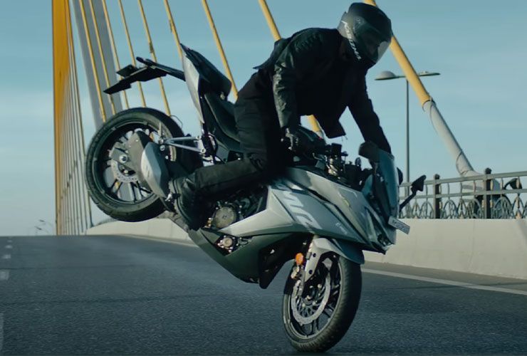 hero karizma xmr 210 stunt