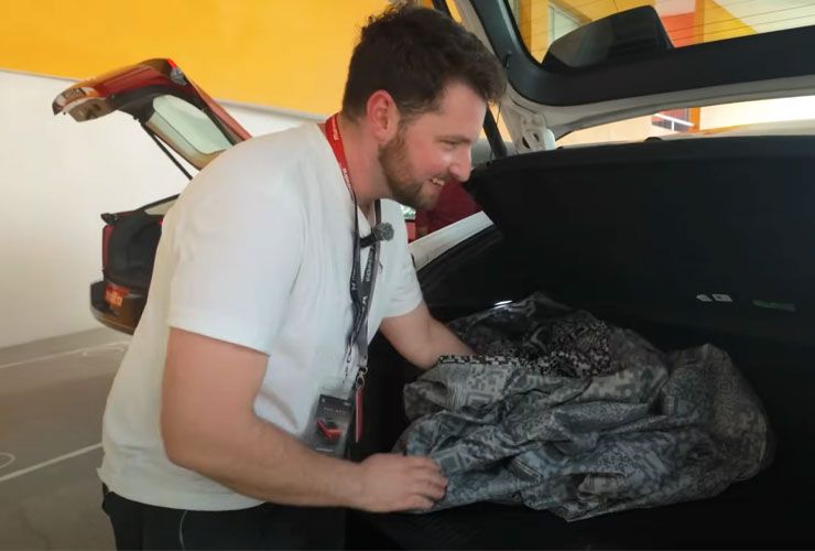 mahindra be6 boot space