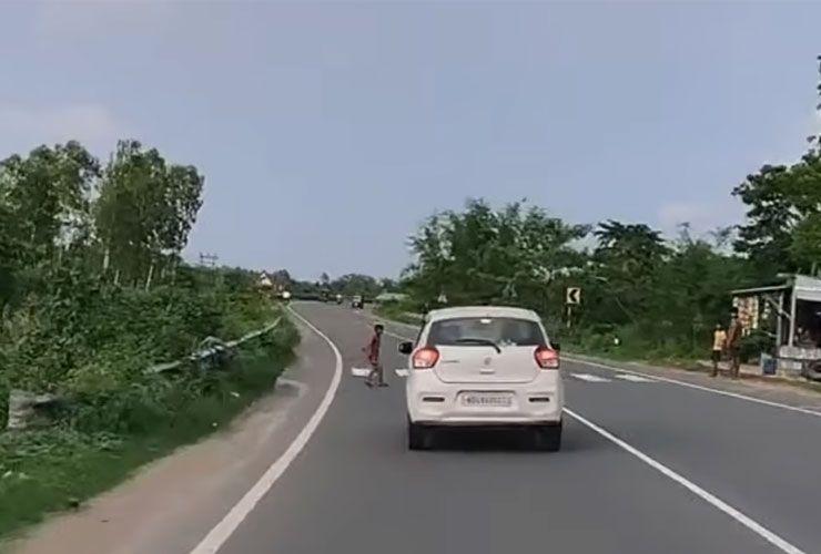 maruti celerio almost hits a kid
