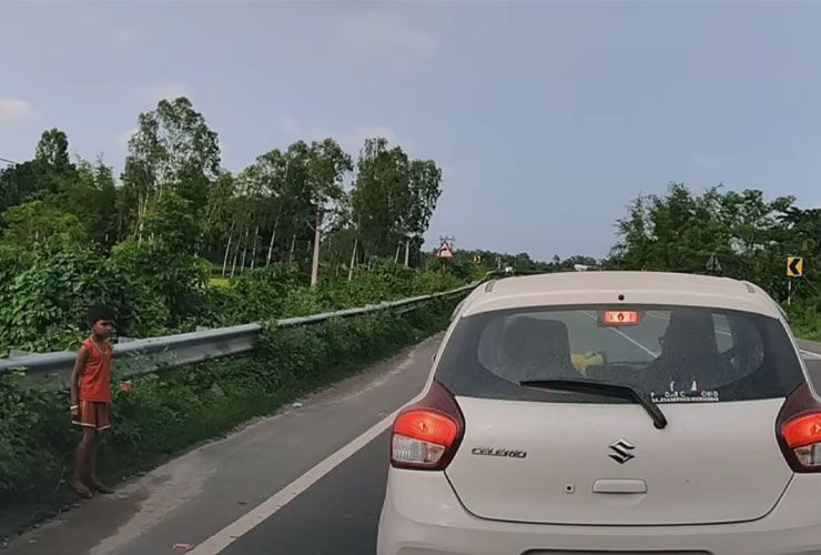 maruti celerio almost hits a kid
