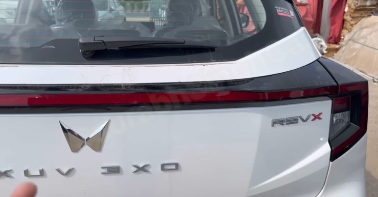 2025 mahindra xuv 3xo revx edition rear