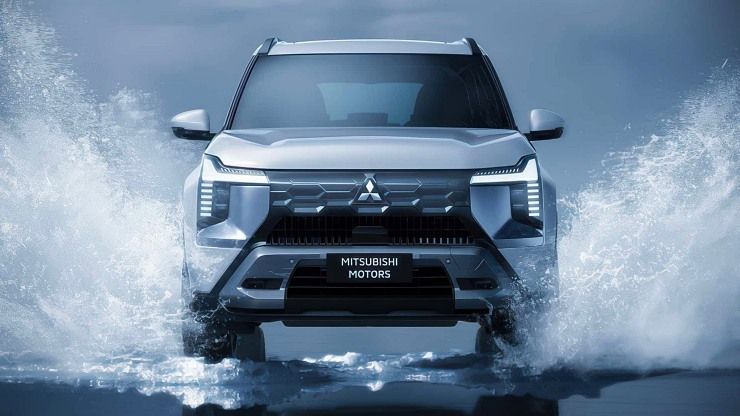 2025 Mitsubishi Destinator front
