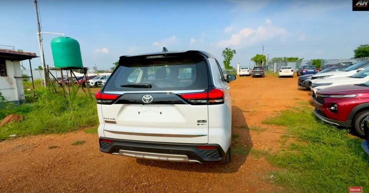 2025 toyota innova hycross exclusive edition rear