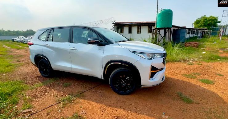 2025 toyota innova hycross exclusive edition side