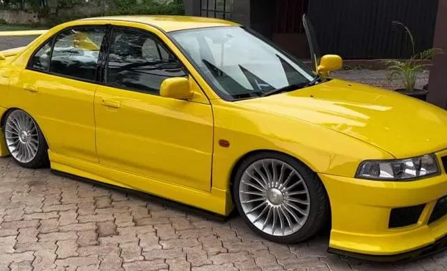 Mitsubishi Lancer 