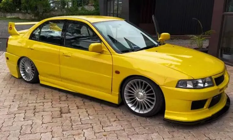 Mitsubishi Lancer 