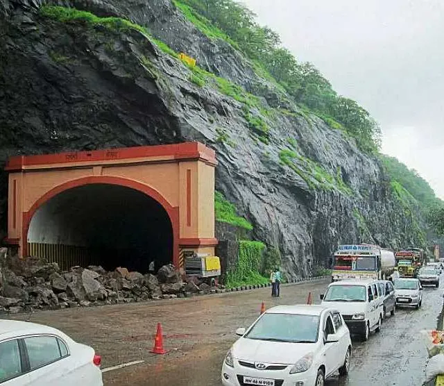 Mumbai Pune Expressway 