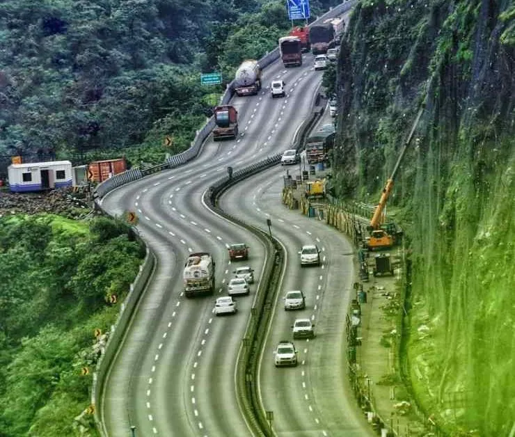 Mumbai Pune Expressway 