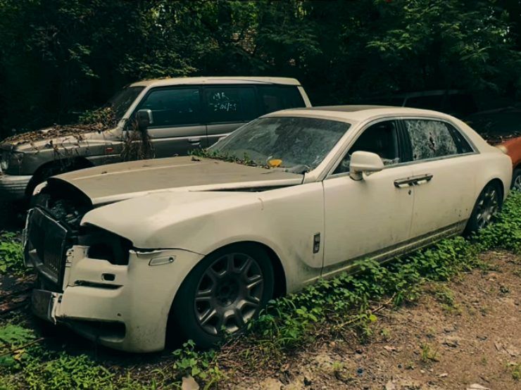 abandoned rolls royce ghost front