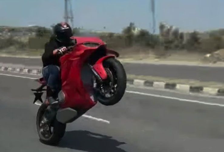 adityaraj gore ducati panigale v4