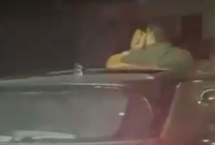 couple kissing on hyundai creta