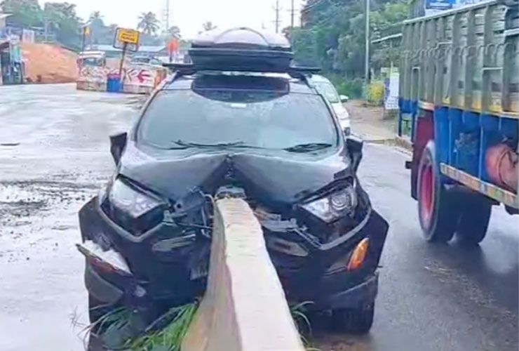 ford ecosport crash kerala