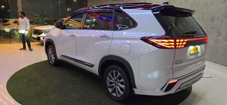 innova hycross with rs 5.3 lakh mods rear