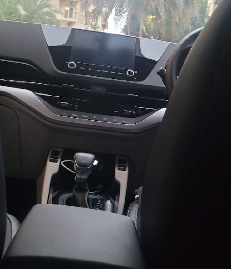 Kia Carens music system
