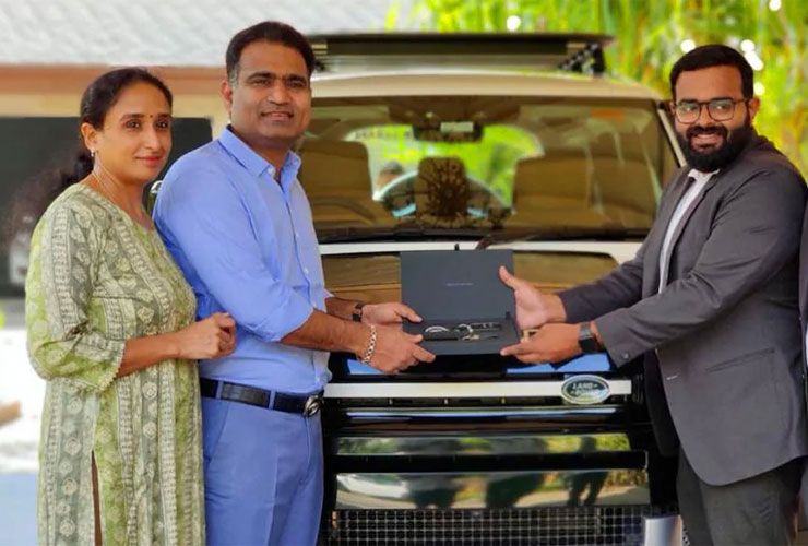 land rover defender owned by kalyan jewellers
