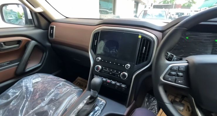 mahindra scorpio-n z4 at interior