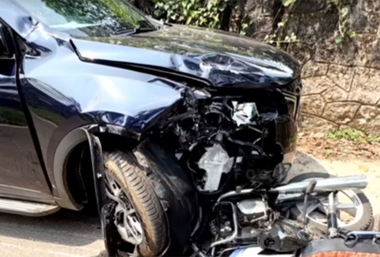 mahindra xuv 700 crash pathanamthitta