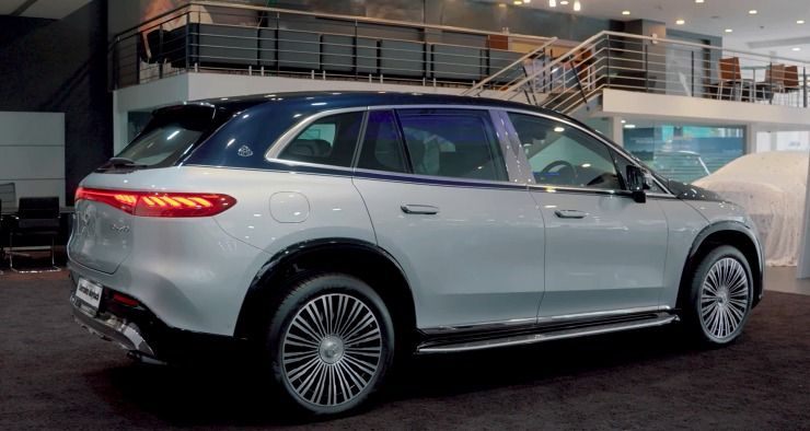 maybach eqs 680 rear