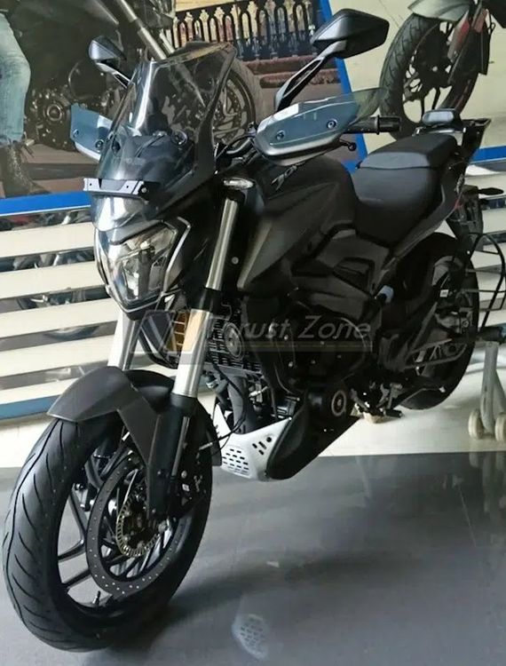 2025 bajaj dominar 400 showroom 1