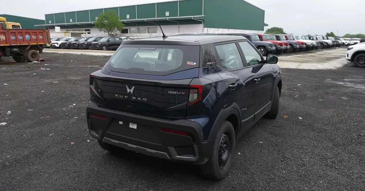 mahindra xuv 3xo revx m o rear