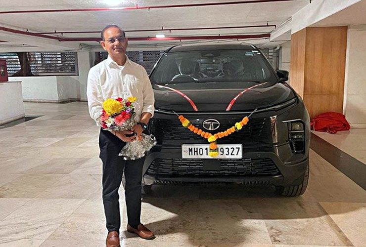 motilal oswal buys tata safari dark edition