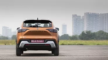 nissan magnite exterior rear view