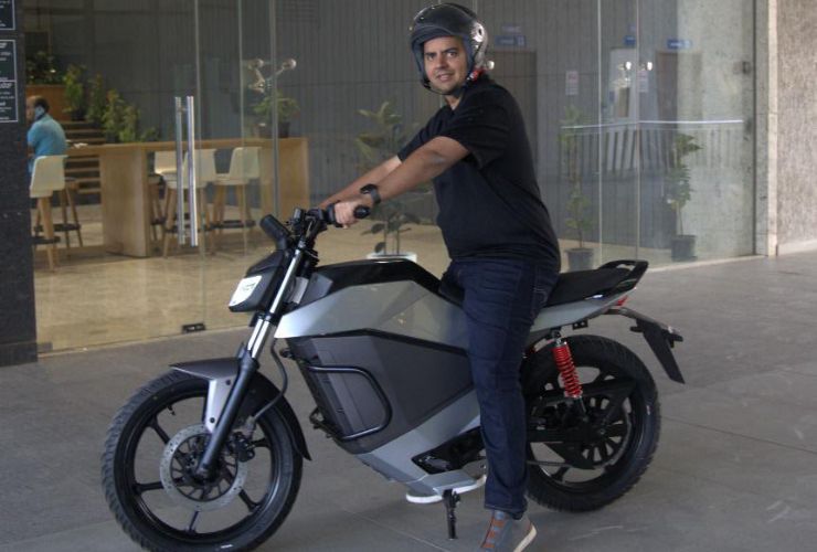 ola electric motorcycle 1