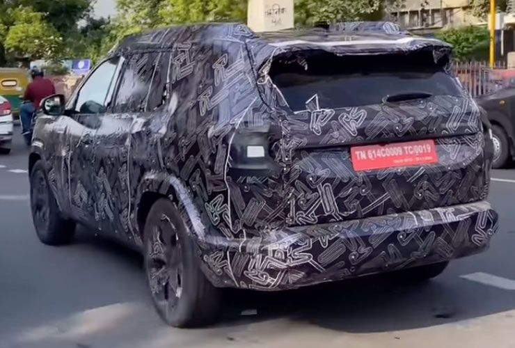 renault boreal spied testing in india