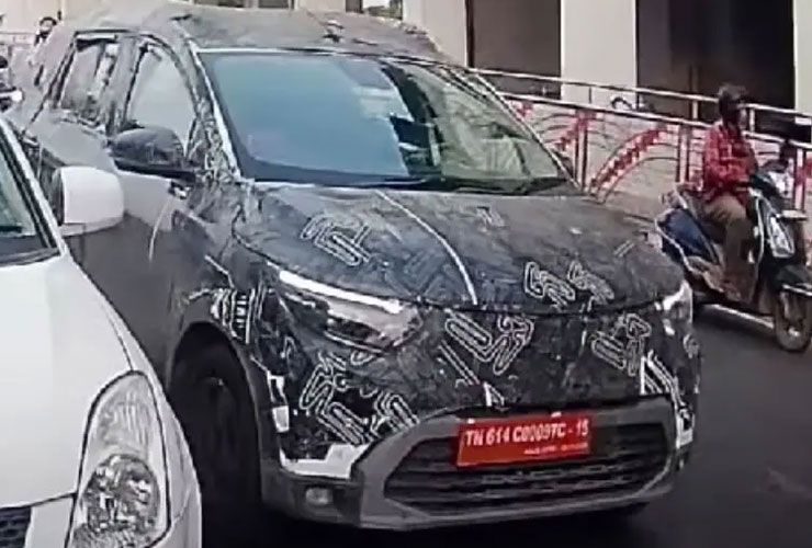 renault triber facelift launch date revealed