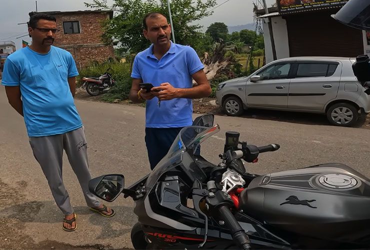 off duty policeman stops bikers