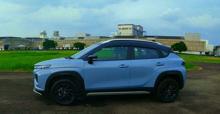 suzuki fronx hybrid with adas side