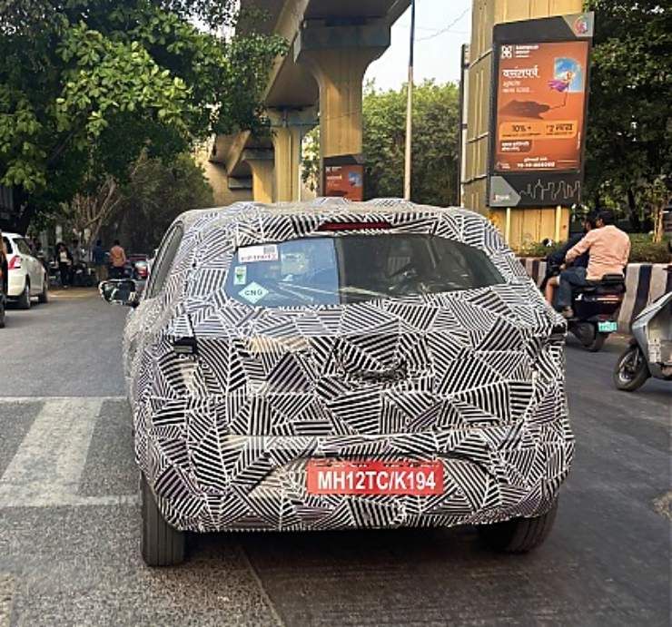 tata altroz facelift cng rear