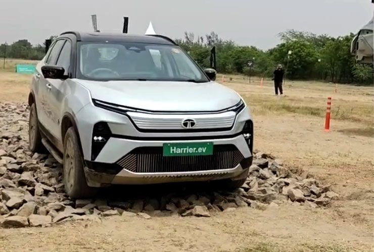 tata harrier ev off roading