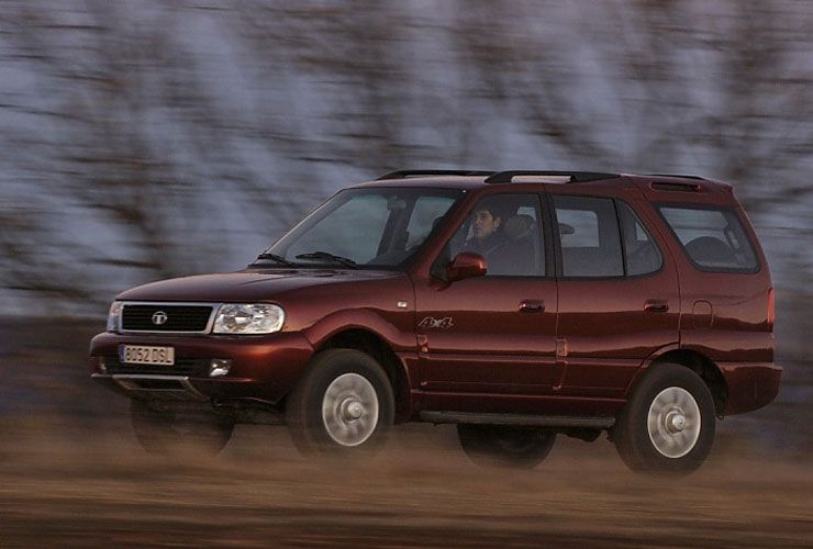 tata safari running shot