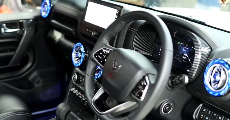 thar roxx ax7l modified interior
