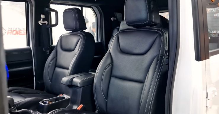 thar roxx ax7l modified seats
