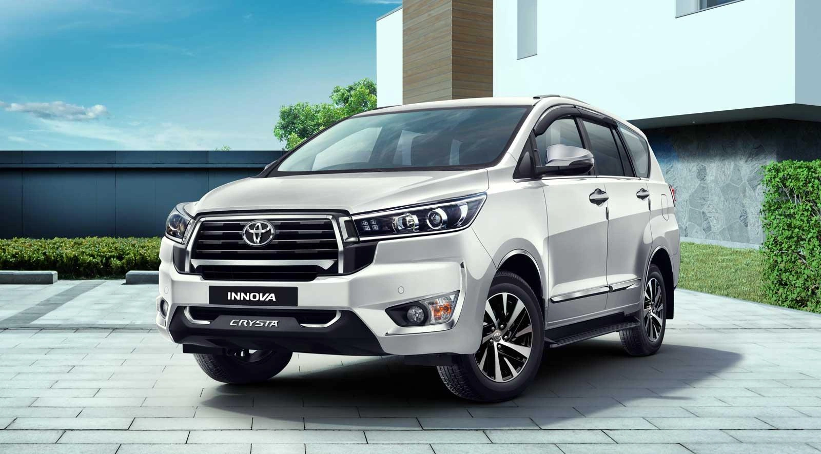 Toyota Innova Crysta Front Left Side