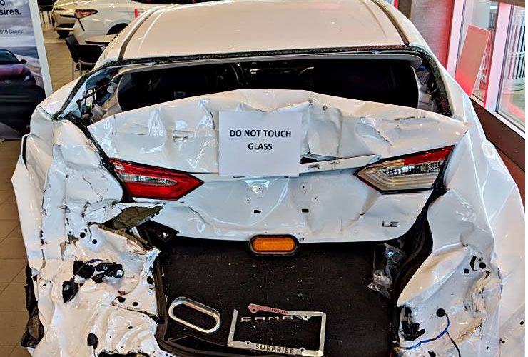 toyota camry le crash in arizona