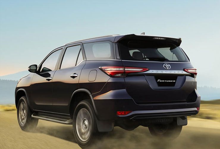toyota fortuner rear